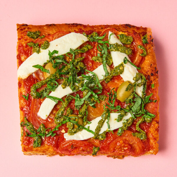 Pizza tomate mozzarella <br/> 2 parts